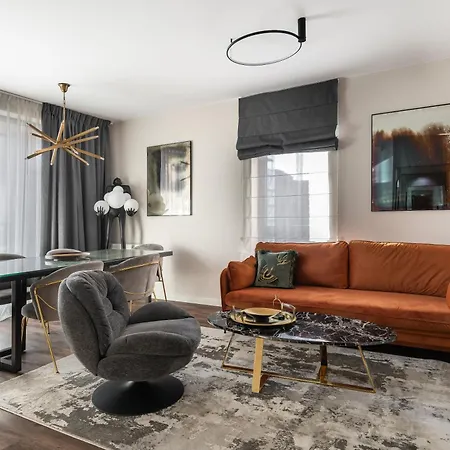 Scala 60e Center Premium With Parking By Lion Apartment